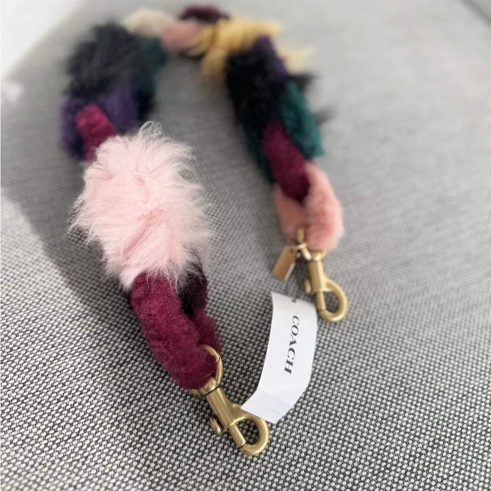 Coach Short Chain Strap In Shearling - Picture 2 of 3